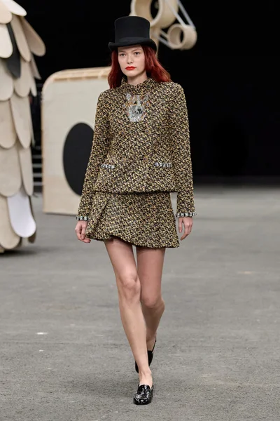 Look 5
